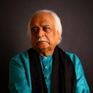 Anwar Maqsood, Pakistan’s best compare, writer, satirist, playwright and TV host, ‘Studio Dhai’, ‘Studio Ponayteen’ and ‘Sho Sha’, ‘Loose Talk’, ‘Fifty Fifty’, ‘Hum Pai Jo Guzarti Hai’, ‘Majoo Mian’ and ‘Half Plate’