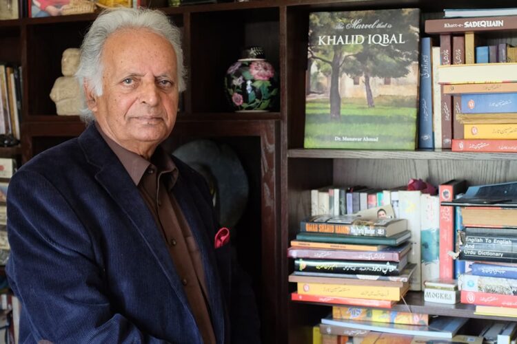 Mustansar Hussain Tarar, Famous writer and columnist of Pakistan, “Nikley Teri Talash Main”, 50 books which include novels and short stories, morning show was “Subuh Bakhair”, “Parinda”, “Fareb” and “Shehpar”