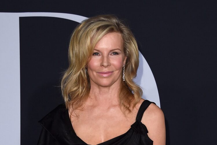 Kim Basinger, a successful modeling career in New York, Basinger moved to Los Angeles where she began her acting career on television in 1976.