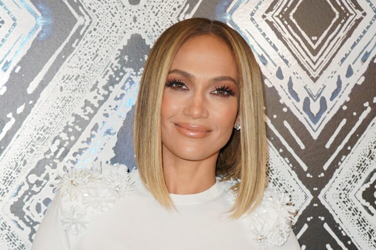 Jennifer Lopez, Lopez began appearing as a Fly Girl dancer on In Living Color, where she remained a regular until she decided to pursue an acting career in 1993