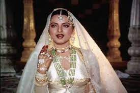 Rekha hands, Rekha added a lot of feel to her characters like Umrao Jan through the beauty of her hands.