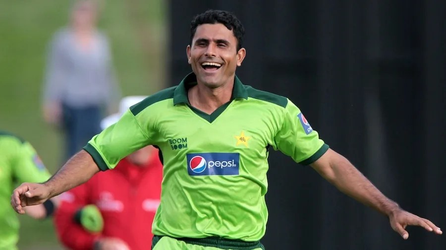 #pakistanicricketer #pakistaniallrounder #righthandedbatsman #rightarmbowler #mediumfastbowler #formercricketer #excricketer #pakistaniformerallrounder #abdulraazaq
