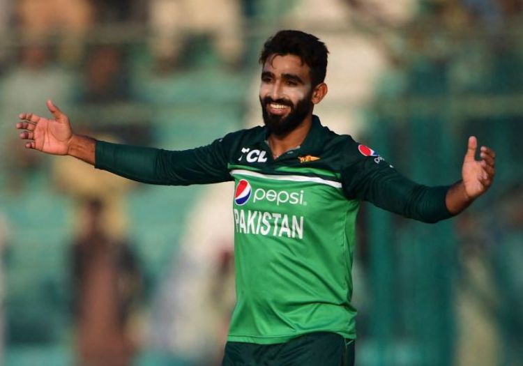 #pakistanicricketteamplayer #usamamir #cricketerusama #karachikings # psl #listamatches #t20matches # righthandedbatsman #rightarmlegsinbowler